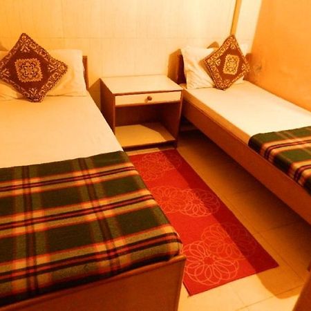 Viraaj Guest House โนอิดา ภายนอก รูปภาพ