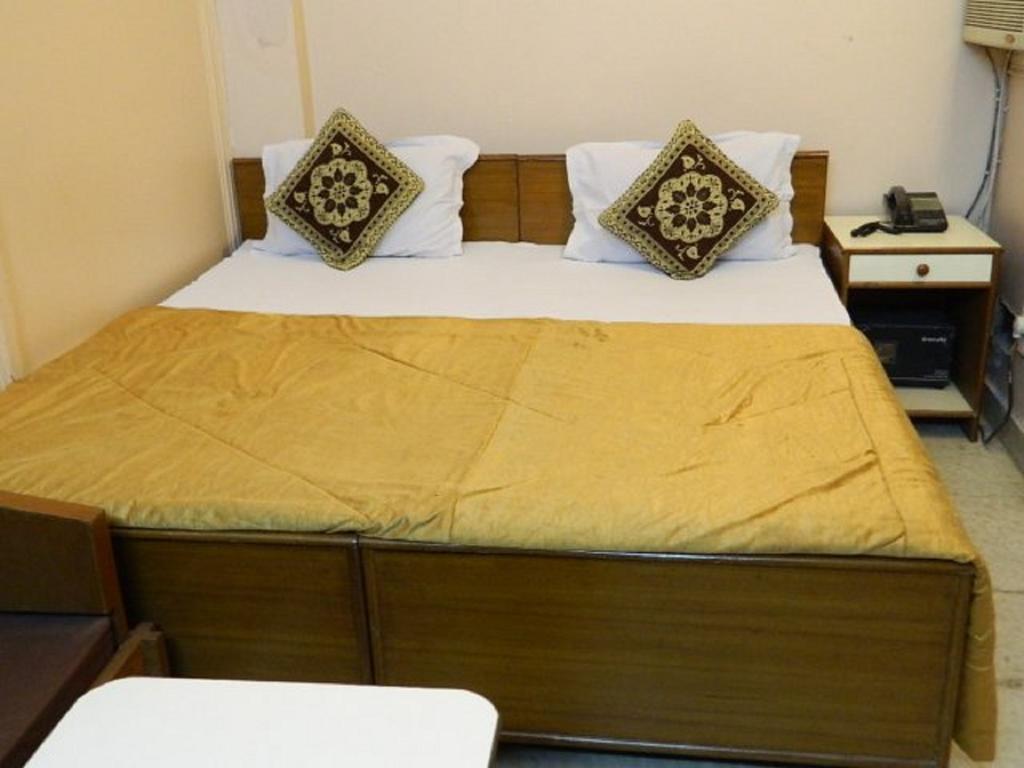 Viraaj Guest House โนอิดา ภายนอก รูปภาพ