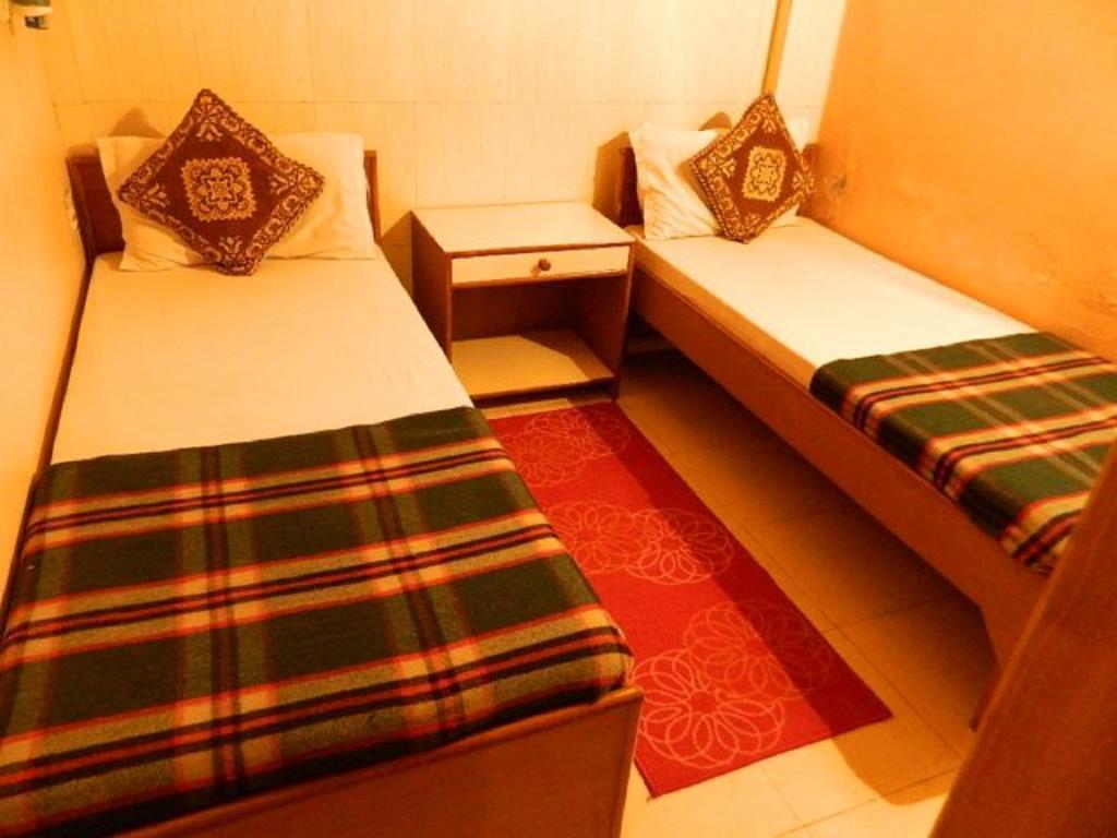 Viraaj Guest House โนอิดา ภายนอก รูปภาพ